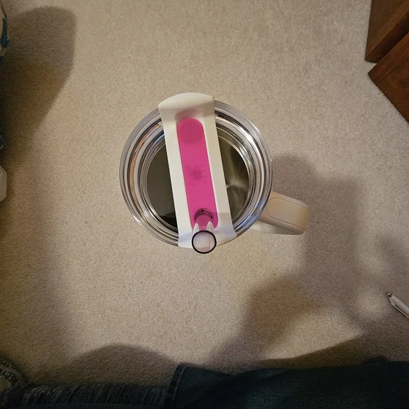 Stanley 30 Oz Quencher Tumbler Limited Edition Winter Wonderland - Picture 4 of 4